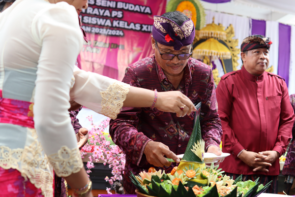 PEMOTONGAN TUMPENG